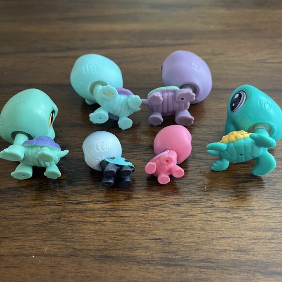 LPS #1-60 Captain Gilturtle #2-112 Bev Gilturtle #2-53 Meg Turtell #2-52 Tim +2 - Picture 4 of 9